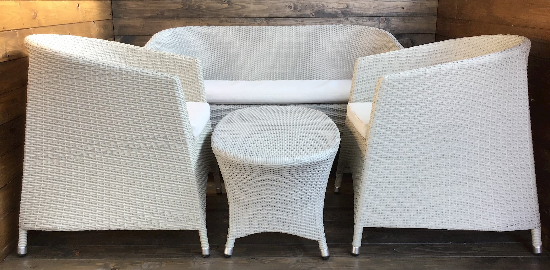 NOLEGGIO SET RATTAN BIANCO LAGO DI COMO MILANO NOLEGGIO SET RATTAN BIANCO LAGO DI COMO MILANO